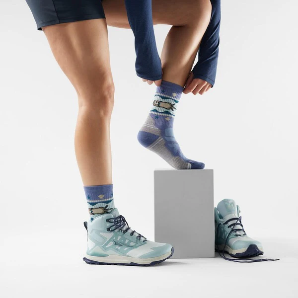 Women's Hike Light Cushion Otter Float Crew Socks SW003048 - Image 3